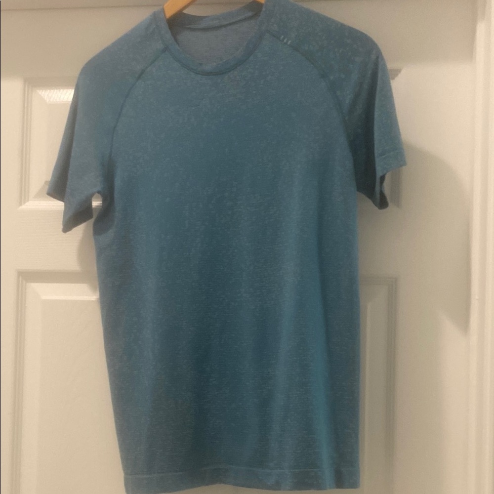 Lululemon Blue (turquoise w/pattern) Men's short sleeve Shirt